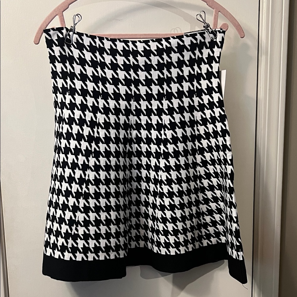 NWT Classic Concepts Stylish Black and White Houndstooth A-Line Skirt
